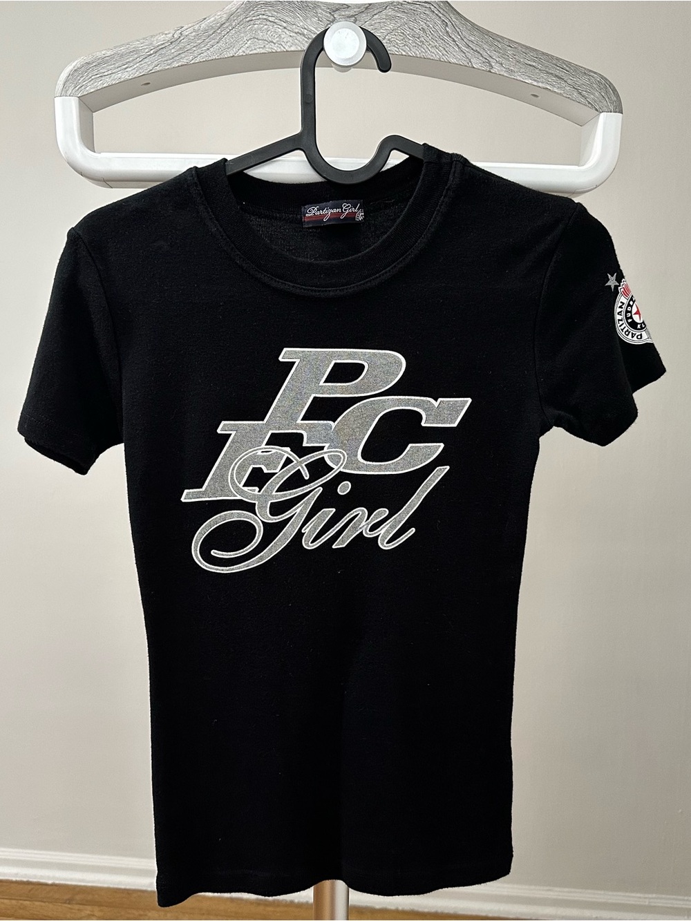 Partisan girl Short-Sleeve Tee - Black, XS